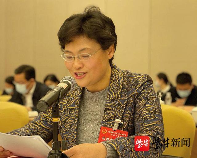 搶抓南通新機(jī)場(chǎng)建設(shè)的重大機(jī)遇，創(chuàng)建空港型自由貿(mào)易聯(lián)動(dòng)創(chuàng)新發(fā)展區(qū)，成為撬動(dòng)南通世界級(jí)家紡產(chǎn)業(yè)集群的新支點(diǎn)