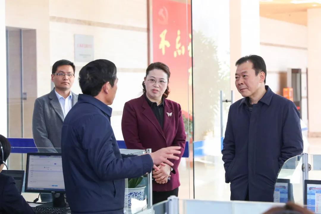 南通副市長潘建華到市場監(jiān)管局調(diào)研，并對2021南通國際高端紡織產(chǎn)業(yè)博覽會做出指導意見